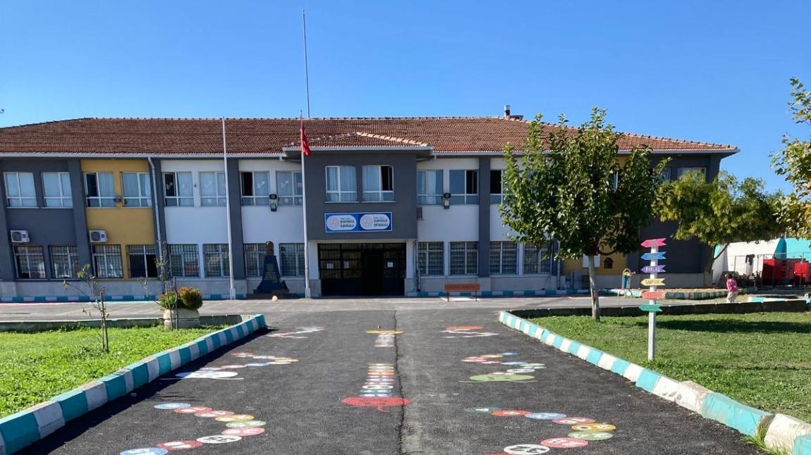 Ovayenice İlkokulu Fotoğrafı